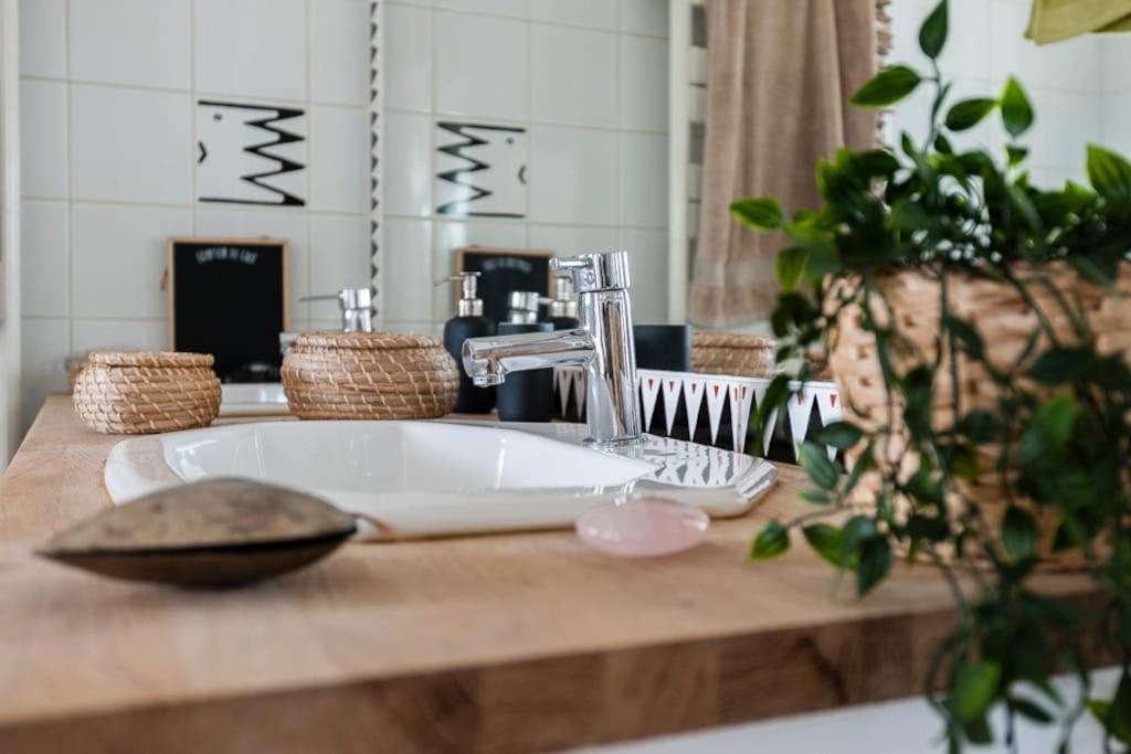 Lesehan Appartement Aigues Mortes Vue Remparts Εξωτερικό φωτογραφία